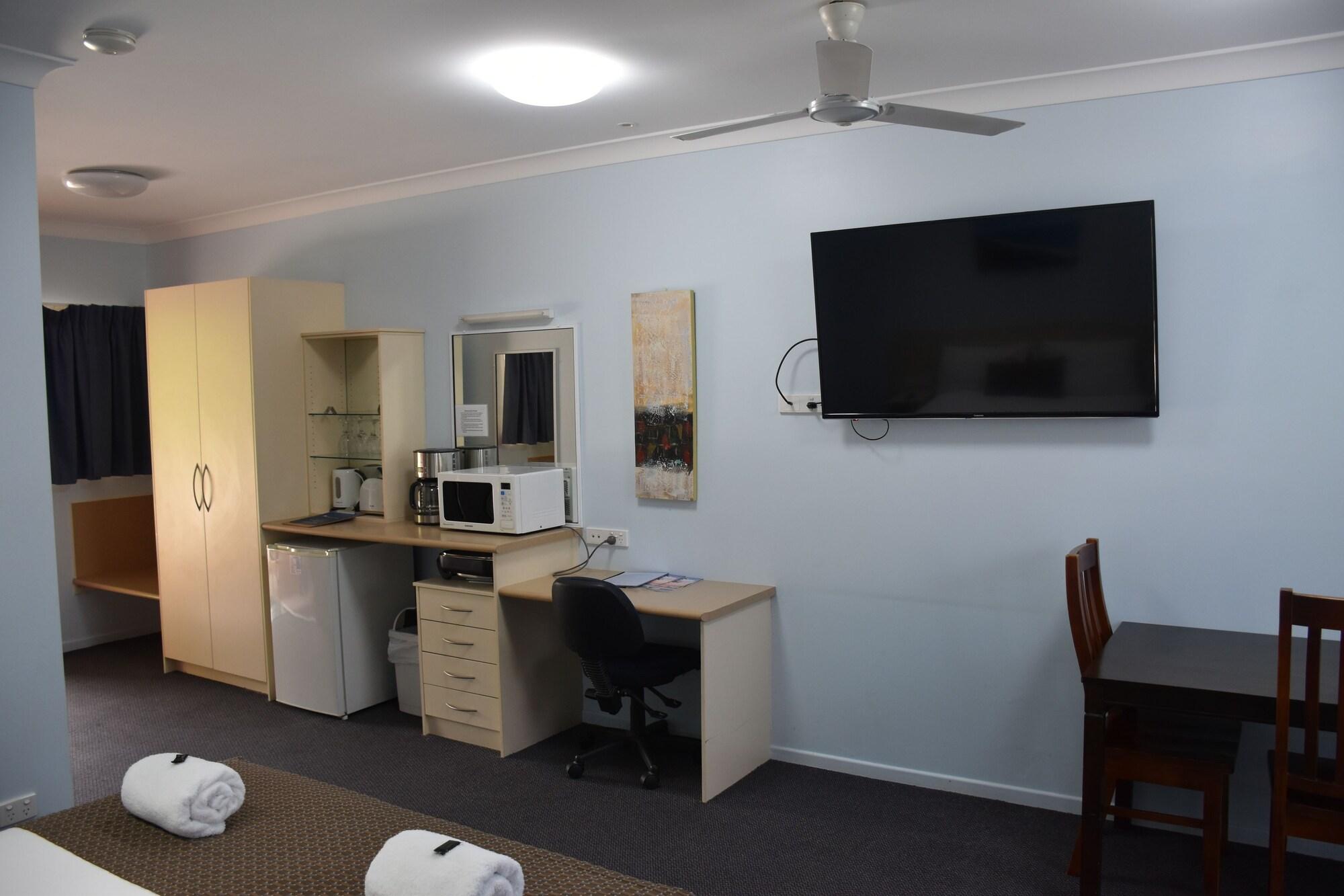 Bluewater Harbour Motel Боуэн Экстерьер фото