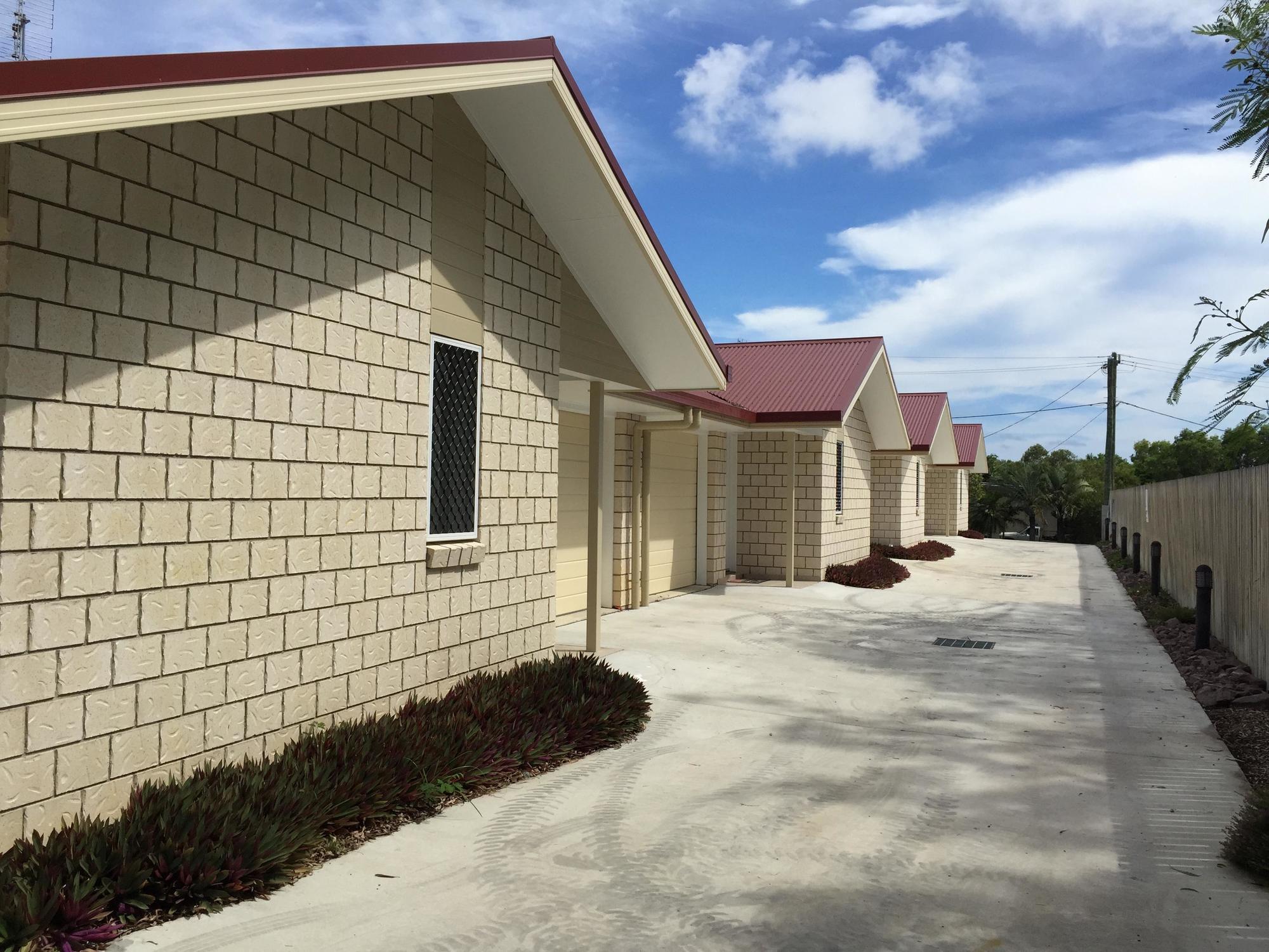 Bluewater Harbour Motel Боуэн Экстерьер фото