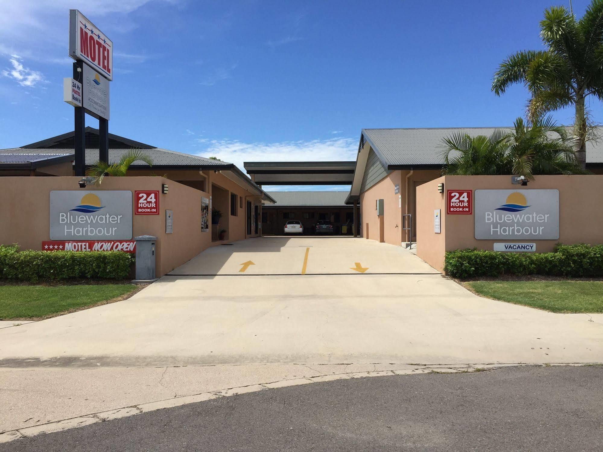 Bluewater Harbour Motel Боуэн Экстерьер фото