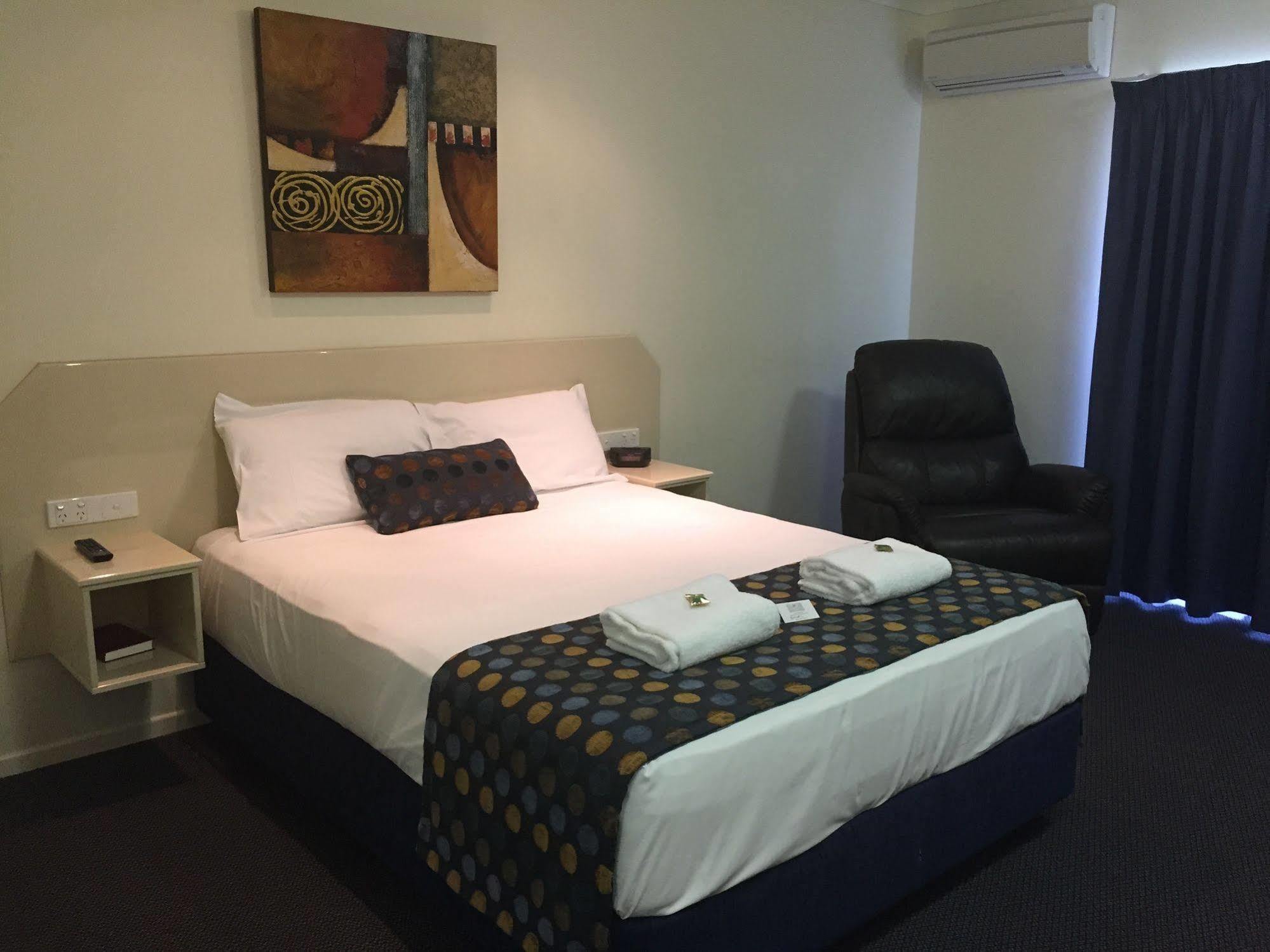 Bluewater Harbour Motel Боуэн Экстерьер фото