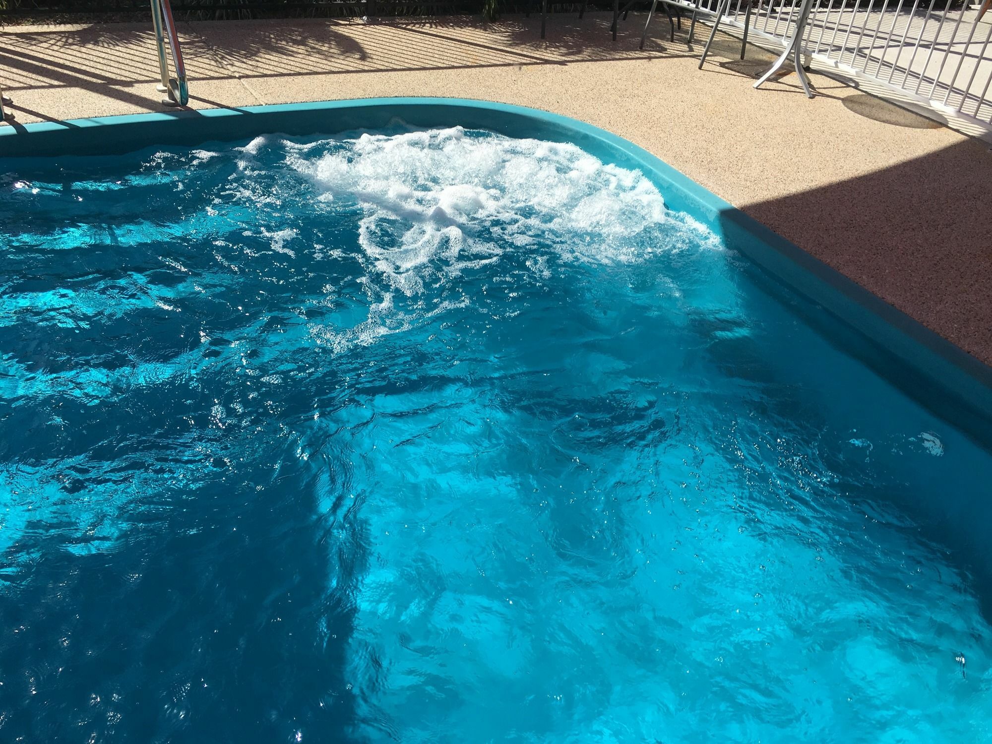 Bluewater Harbour Motel Боуэн Экстерьер фото