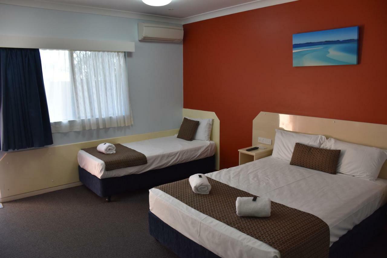 Bluewater Harbour Motel Боуэн Экстерьер фото